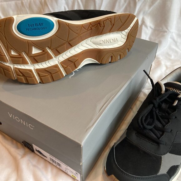 NIB Vionic Sneakers Waterproof W11 - Picture 3 of 5